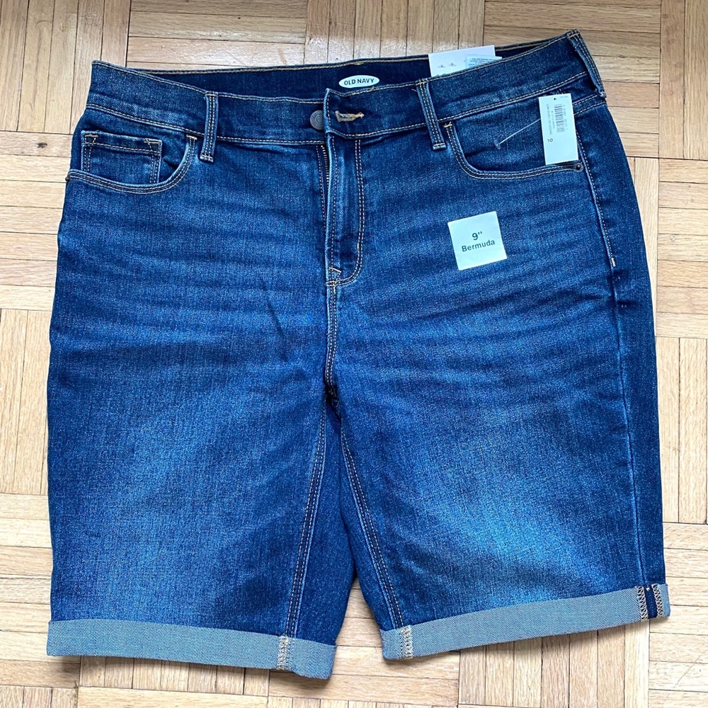 NWT 9” Bermuda Shorts